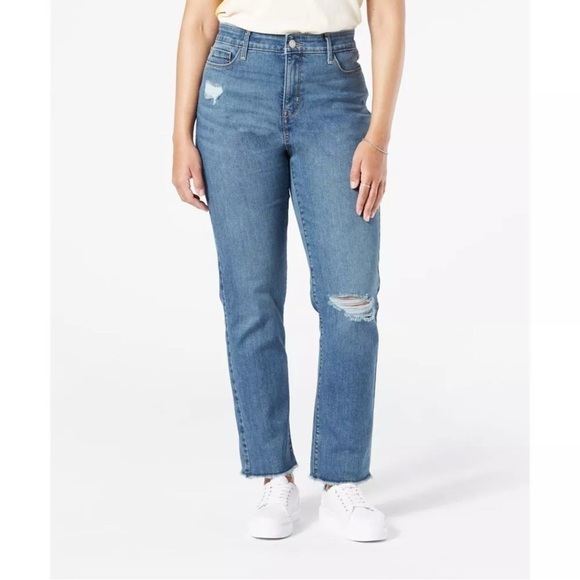 Levi's Denim - DENIZEN Levi's Women's High-Rise Sculpting Straight Jeans - Seaside Fade Size 10